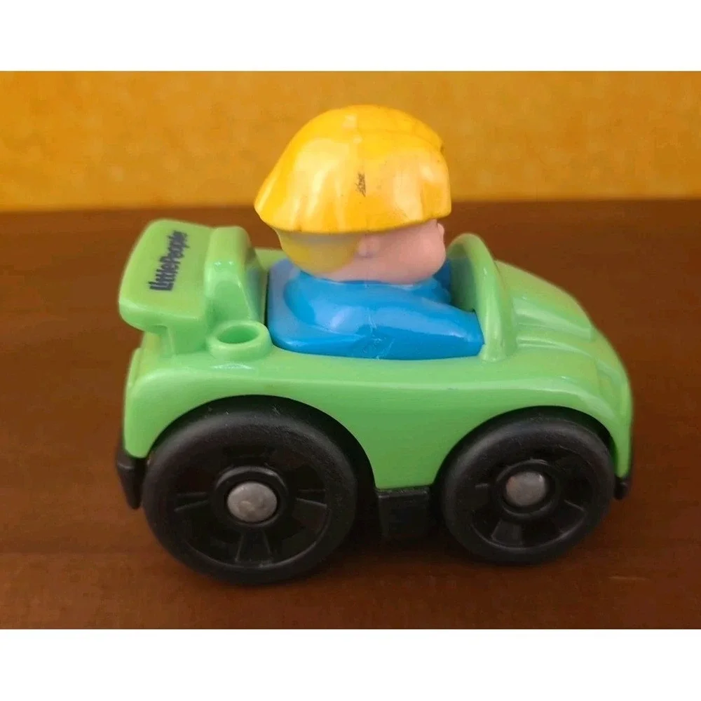 Fisher Price Little People WHEELIES Eddie‎ In Green Car